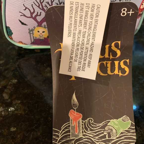 Loungefly Disney Hocus Pocus Scene Crossbody - Picture 4 of 8